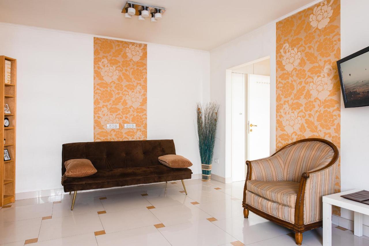 Central 2Br Apartment With Balcony - Italian Church & City View Бухарест Экстерьер фото