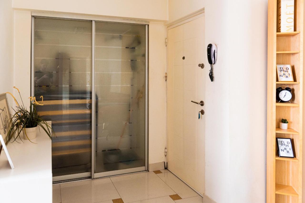 Central 2Br Apartment With Balcony - Italian Church & City View Бухарест Экстерьер фото