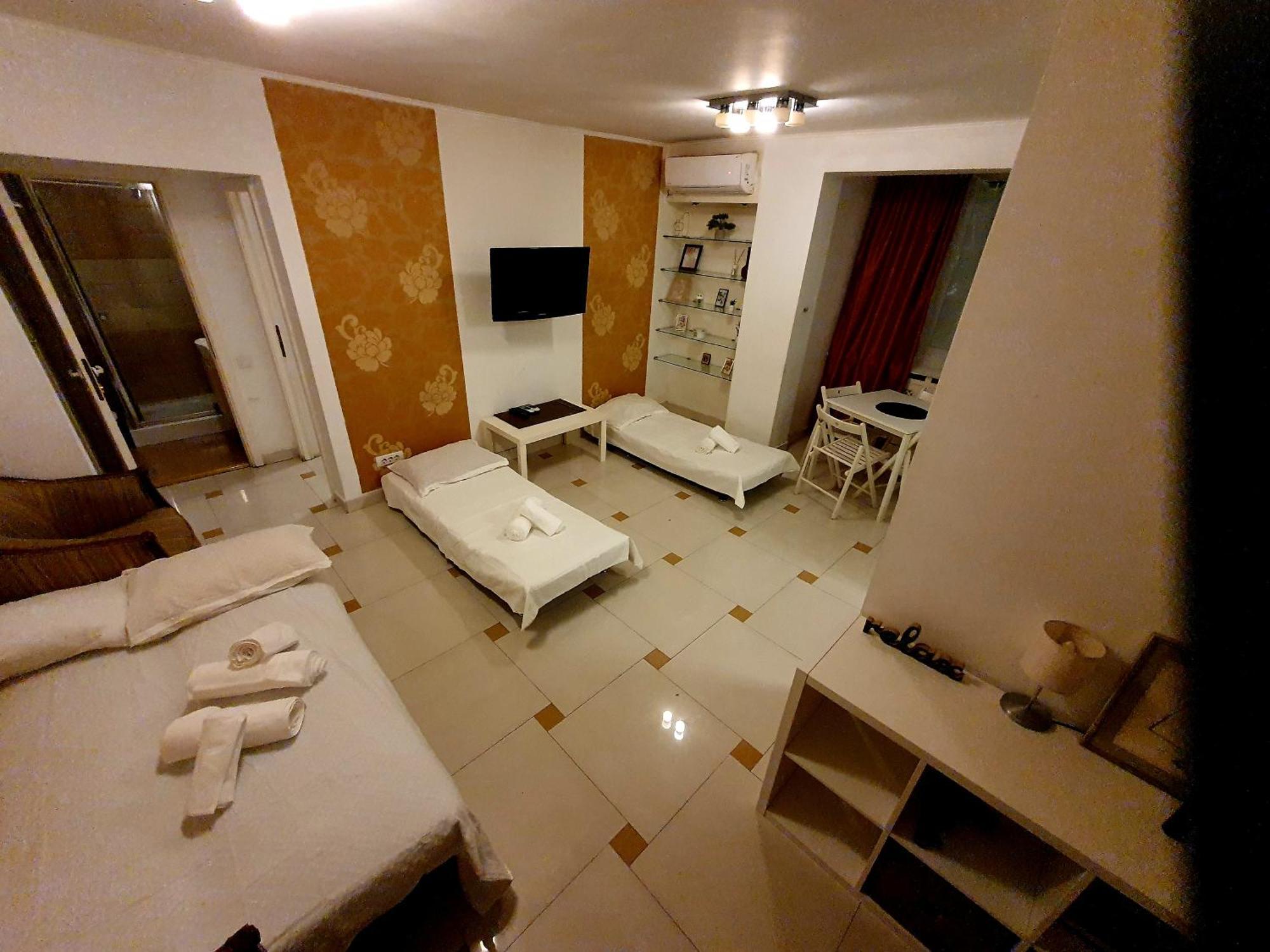 Central 2Br Apartment With Balcony - Italian Church & City View Бухарест Экстерьер фото