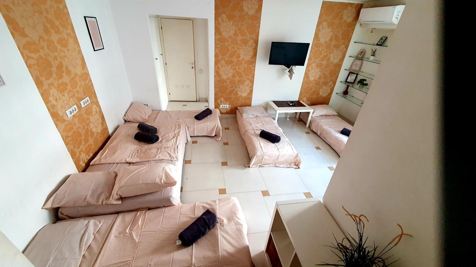 Central 2Br Apartment With Balcony - Italian Church & City View Бухарест Экстерьер фото